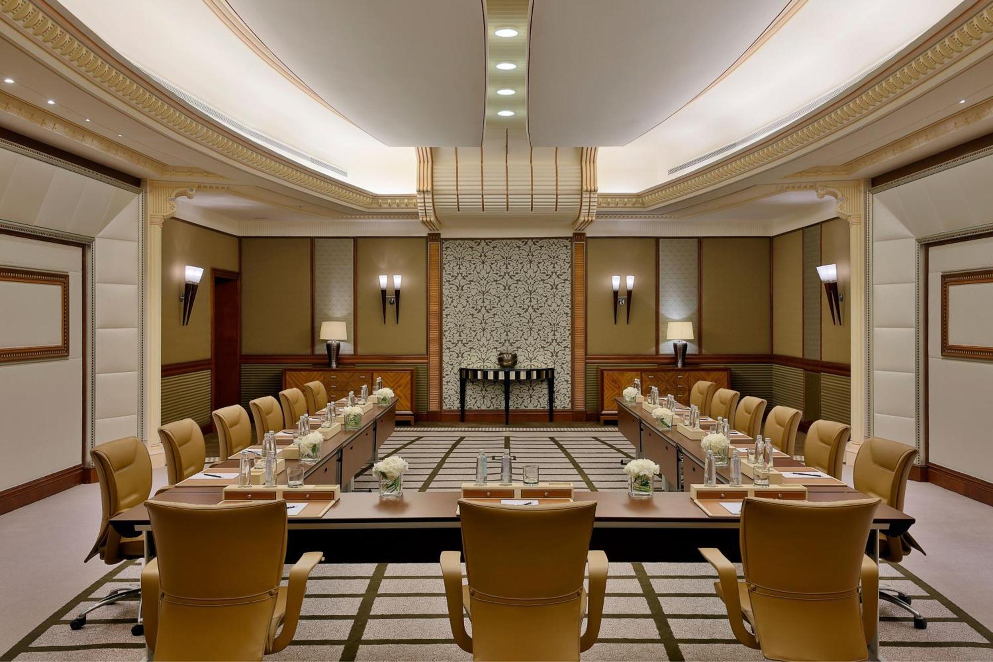 The Ritz-Carlton Jeddah Ξενοδοχείο Εξωτερικό φωτογραφία The meeting room